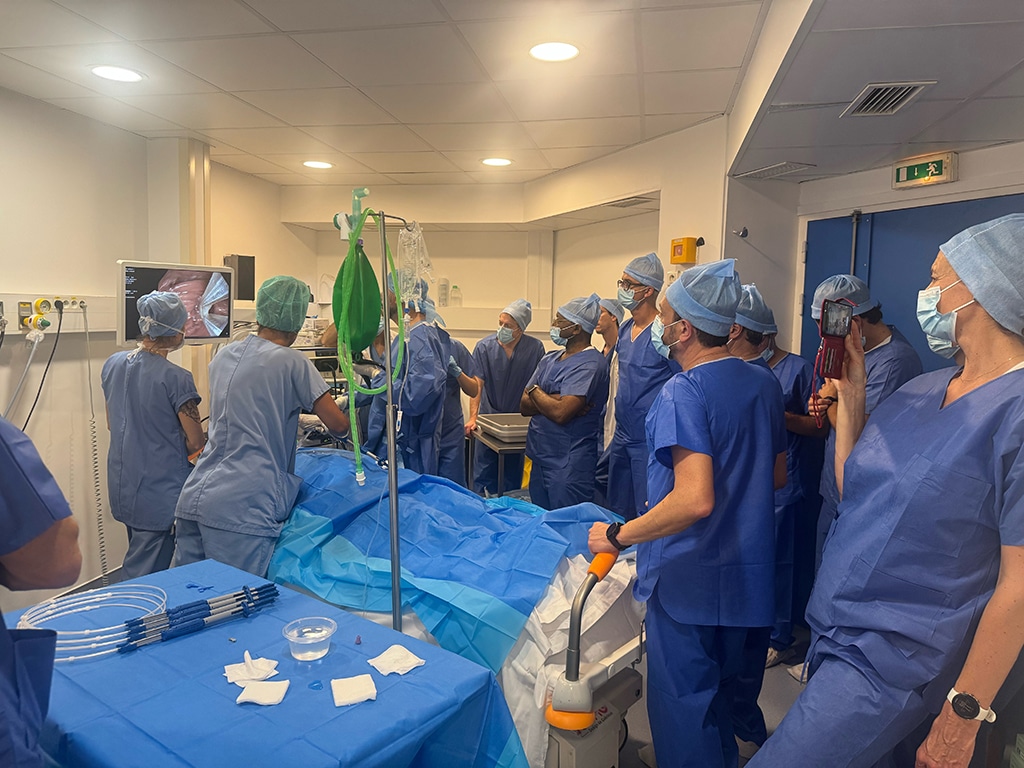 Formation à la pratique de l'endosleeve à la clinique du Trocadéro